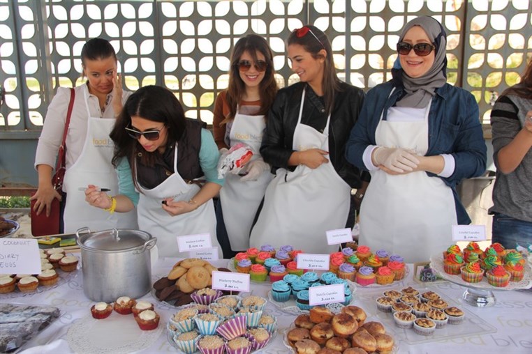 CrumbleBerrys Eat cake for a cause